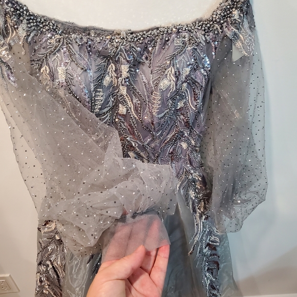 Size 6 gray short & off shoulder dress - Picture 5 of 9